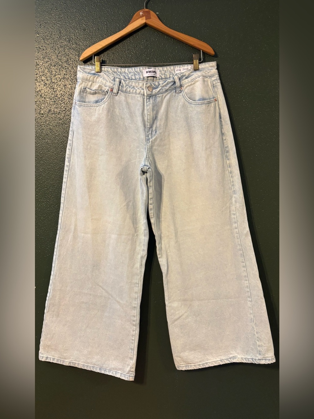 Women’s RSQ low rise baggy-wide leg Jeans w/pink embroidery ribbon rear pockets